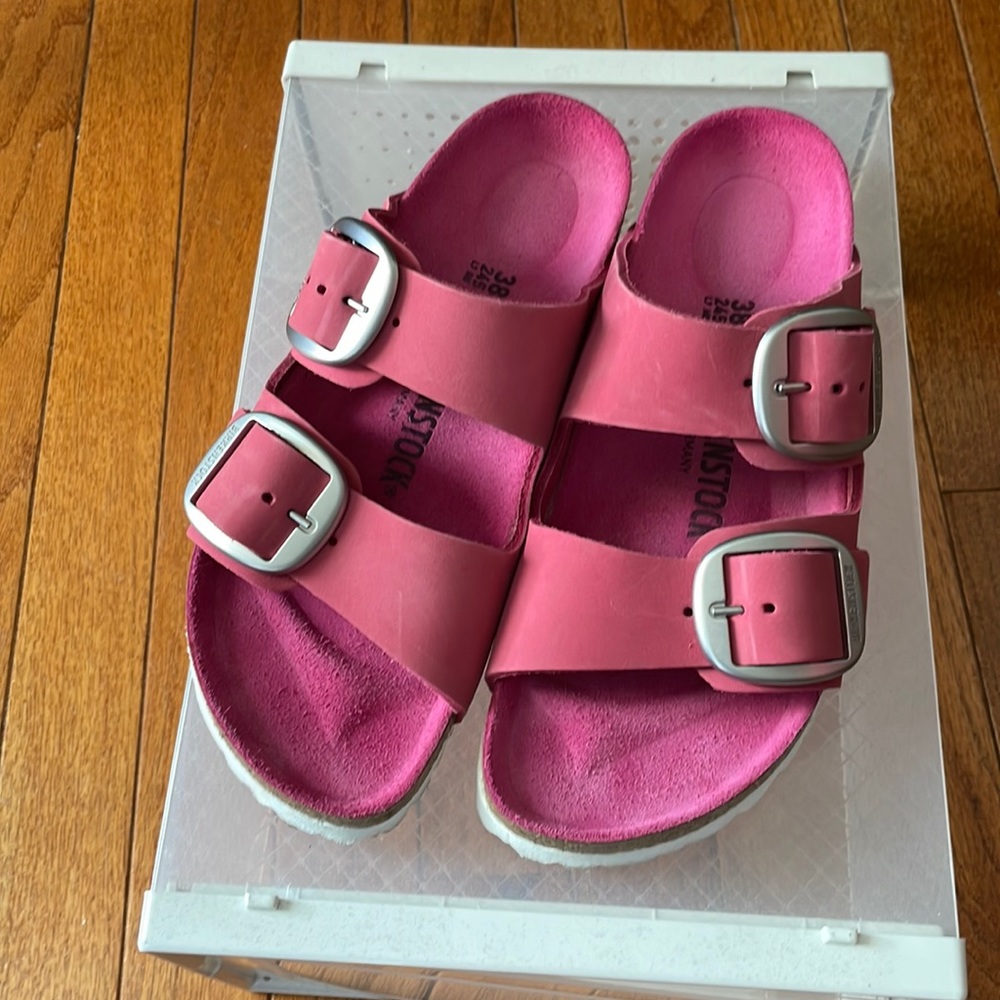 Ladies shoes